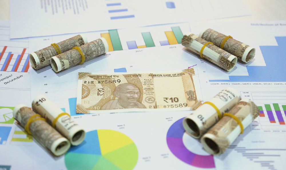 What Does an Investment Banking Analyst Do, and Why Does It Matter?
