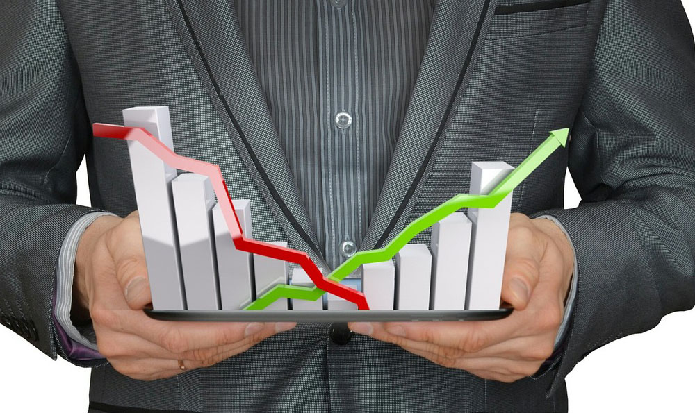 Do graphic designers earn well, and is it good money?

