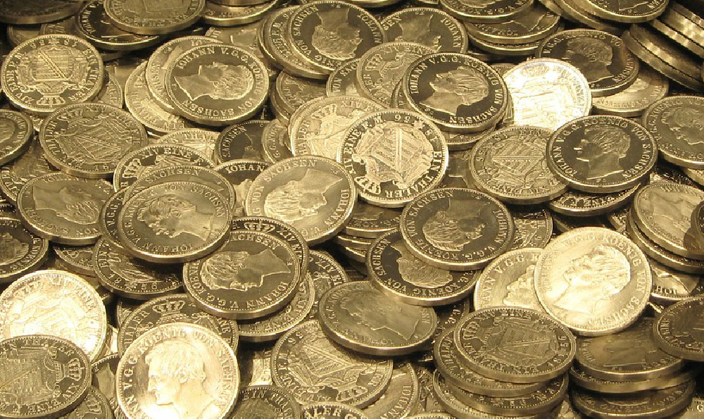 How Much Do UFL Players Earn: Salaries & Financial Prospects?