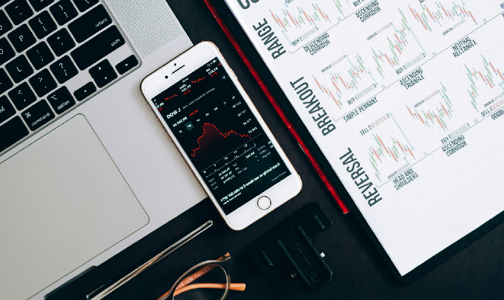 Do Financial Advisors Thrive Financially? Is a Lucrative Career Possible?