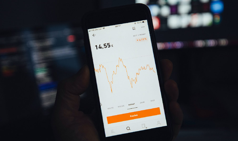 How can I earn money, and what are the best ways to do so?
