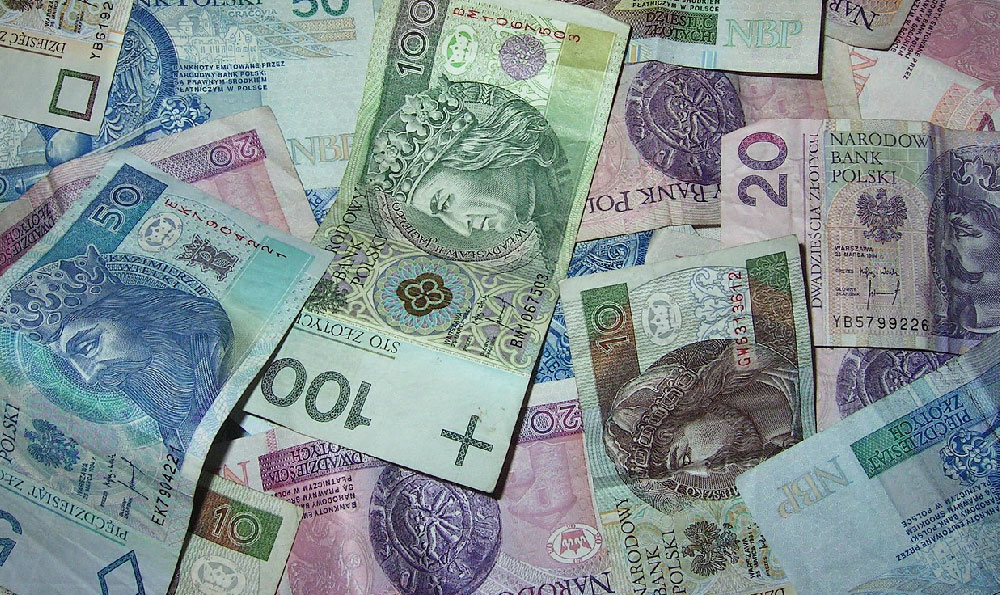 How to Make Money Online as a Teenager: 10 Simple Tips for Earning Extra Cash at Home